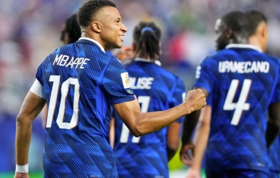 CHÍNH THỨC: Mbappe đi vào lịch sử với loạt kỷ lục có 1 không 2