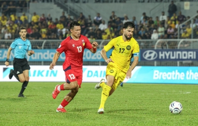 CĐV Malaysia đồng loạt gọi tên Việt Nam sau đại thắng 4-0 tại AFF Cup