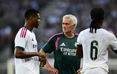 Loạt tân binh ra mắt, Real Madrid đánh rơi chiến thắng trong trận cầu 4 sao