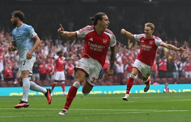 Trực tiếp Arsenal 1-0 Man City: Man City tìm cách đáp trả