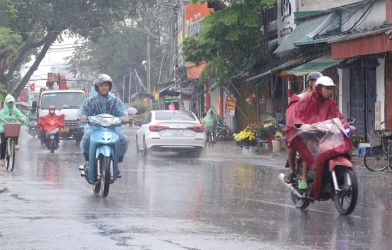 Dự báo thời tiết hôm nay 16/8 trên cả nước: Mưa dông xen nắng nóng