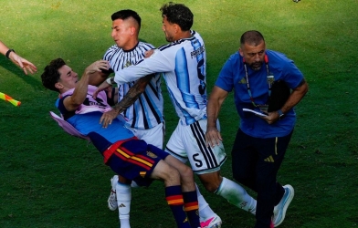 FIFA ra quyết định nóng, Argentina thoát cảnh mất trụ cột hơn 1 năm