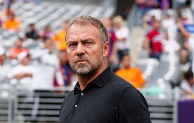Hansi Flick lên tiếng nhận lỗi dù Barca thắng tưng bừng 4 bàn