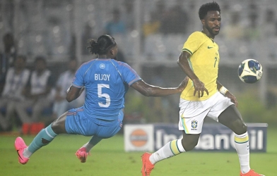 Trực tiếp Ấn Độ 0-2 Brazil: Brazil nhân đôi cách biệt