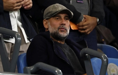 Pep Guardiola phản ứng khi chứng kiến Man City thua đậm PSG