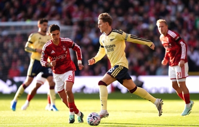 Trực tiếp Nottingham Forest 0-0 Arsenal: Pháo thủ lập tức tấn công