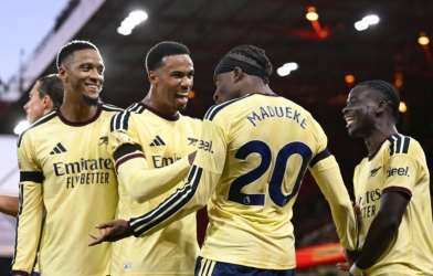 Arsenal chính thức đi vào lịch sử bóng đá châu Âu, bỏ xa các đội khác