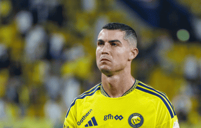 Tranh cãi dữ dội về bàn thắng 982 của Cristiano Ronaldo