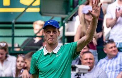 Bị loại sớm ở Halle, Sinner quyết tâm chuẩn bị kỹ cho Wimbledon