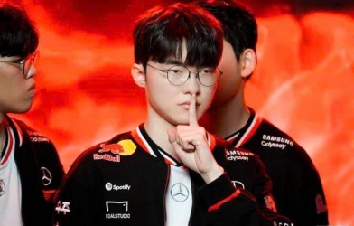 Cả thế giới đổi thay, chỉ mình Faker không rời T1