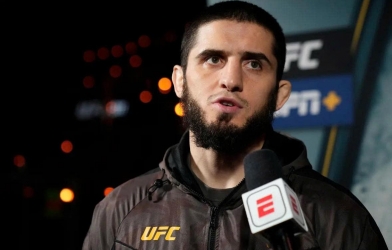 Topuria vươn lên số 1 UFC, Makhachev lập tức tuyên chiến