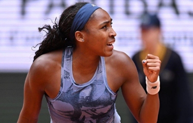 Thắng kịch tính Sabalenka, Gauff lần đầu đăng quang Roland Garros