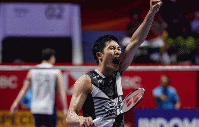 Chou Tien-chen thắng sốc tân số 1 thế giới, lọt chung kết Indonesia Open 2025