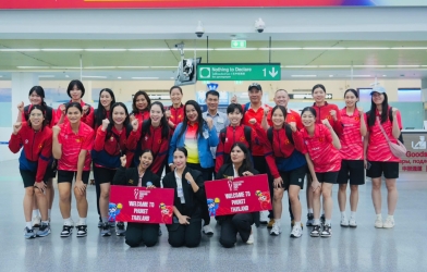 Tuyển bóng chuyền nữ Việt Nam đặt chân tới Thái Lan, sẵn sàng cho giải VĐTG