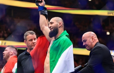 Vô địch hạng trung, Khamzat Chimaev nhảy vọt trên BXH P4P UFC