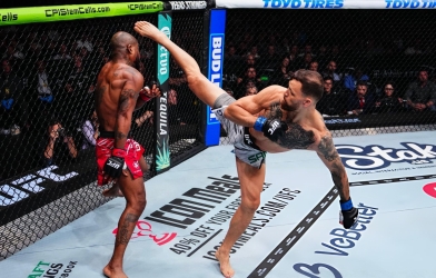 Top 5 pha knock-out mãn nhãn nhất UFC năm 2025
