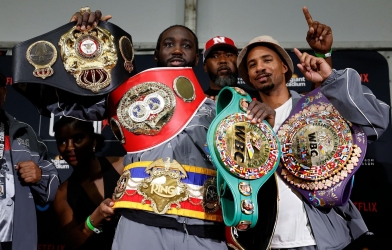 Terence Crawford giải nghệ, boxing thế giới có nhà vô địch mới
