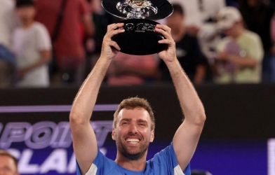 Tay vợt nghiệp dư hạ gọn Jannik Sinner, ẵm 1 triệu đô la tiền thưởng