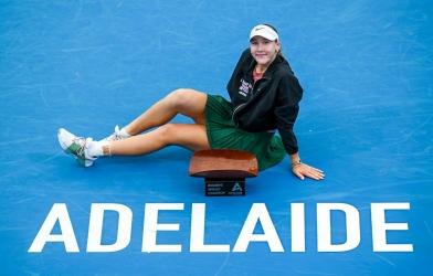 'Sharapova đệ nhị' đăng quang giải WTA thứ 4, chạy đà hoàn hảo cho Australian Open