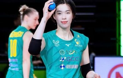 Chủ công Thanh Thúy 'đi làm thêm' trong thời gian thi đấu ở Nhật Bản