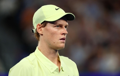 Huyền thoại tennis: 'Sinner khủng hoảng á? Đùa tôi à!'