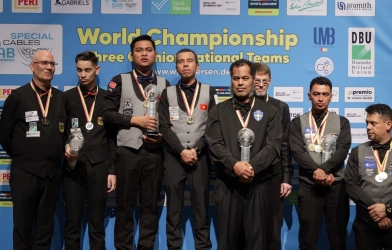 Vô địch thế giới, cơ thủ carom 3 băng Việt Nam vẫn nhận chỉ trích?