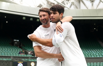 Thầy cũ nói thẳng lí do bỏ theo dõi Alcaraz