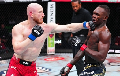 UFC Fight Night 271: Adesanya ăn no đòn, thời của 'The Last Stylebender' đã qua