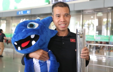 Trần Quyết Chiến mất ngôi số 1 carom 3 băng Việt Nam