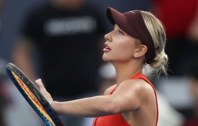 Từ bỏ quốc tịch Nga, mỹ nhân tennis vẫn bị đối thủ Ukraine lạnh nhạt