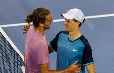 Sinner bị Zverev 'bắn tùm lum' ở chung kết Madrid Open 2026
