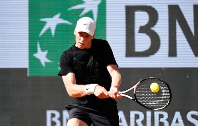 Sinner 'một mình một ngựa' ở Roland Garros 2026