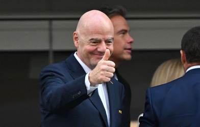 Chủ tịch FIFA hiến kế không tưởng để Ý được dự World Cup