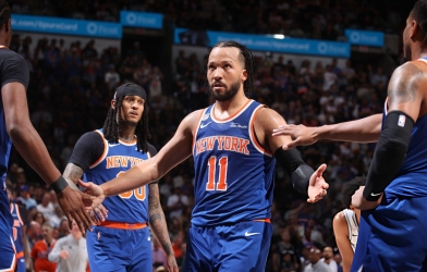 Brunson ném 'cháy rổ', New York Knicks đăng quang NBA 2025-2026