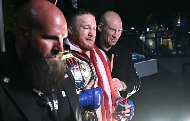 Gây sốc trước Topuria, Gaethje lập cột mốc tiền thưởng vô tiền khoáng hậu