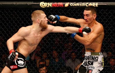 ĐKVĐ hạng nặng UFC dự đoán bất ngờ trận Conor McGregor-Max Holloway