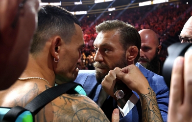 Conor McGregor đấu 'võ mồm' cực căng trước thềm UFC 329