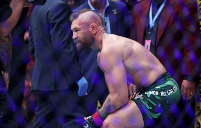 Conor McGregor đòi hủy kết quả trận thua trước Max Holloway ở UFC 329