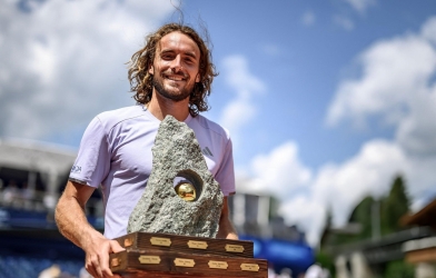 Đăng quang tại Gstaad, Stefanos Tsitsipas chấm dứt 16 tháng khát danh hiệu