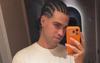 Carlos Alcaraz hóa thành rapper với kiểu tóc khó đỡ mới nhất