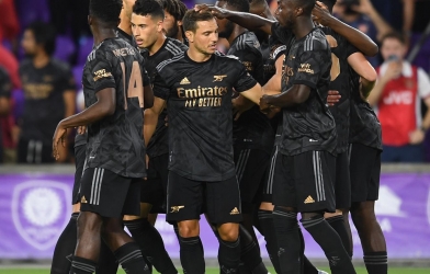 Thi đấu thăng hoa, Arsenal thị uy sức mạnh trên đất Mỹ