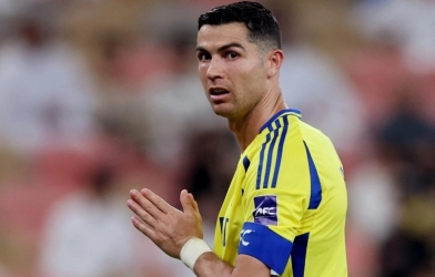 Ronaldo khiến người hâm mộ sửng sốt
