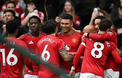 MU thắng nghẹt thở phút bù giờ, giữ chặt top 4 Ngoại hạng Anh