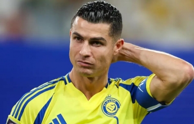 FIFA 'kiến tạo' cho Al Nassr trừng phạt Ronaldo