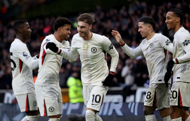 Cole Palmer lập hat-trick, Chelsea tiếp tục bám sát MU trên BXH
