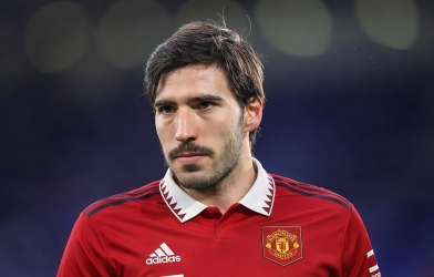 Newcastle ấn định giá bán 'Pirlo đệ nhị' cho MU