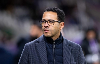 HLV Liam Rosenior nói gì sau khi Chelsea hòa cay đắng trước Burnley?