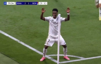 Vinicius Jr lại ăn mừng thái quá tại Champions League