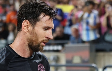 Trận đấu của Lionel Messi biến thành màn hài kịch