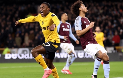 Thua sốc Wolves, Aston Villa sắp bị MU chiếm lấy top 3